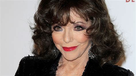 Joan Collins’ Measurements: Bra Size, Height, Weight and More